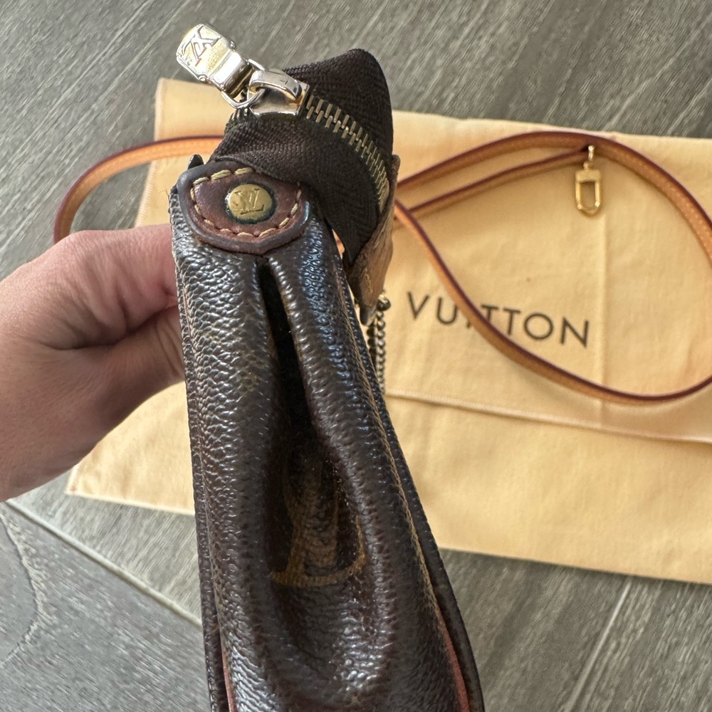 Louis Vuitton Eva Clutch - Picture 5 of 7